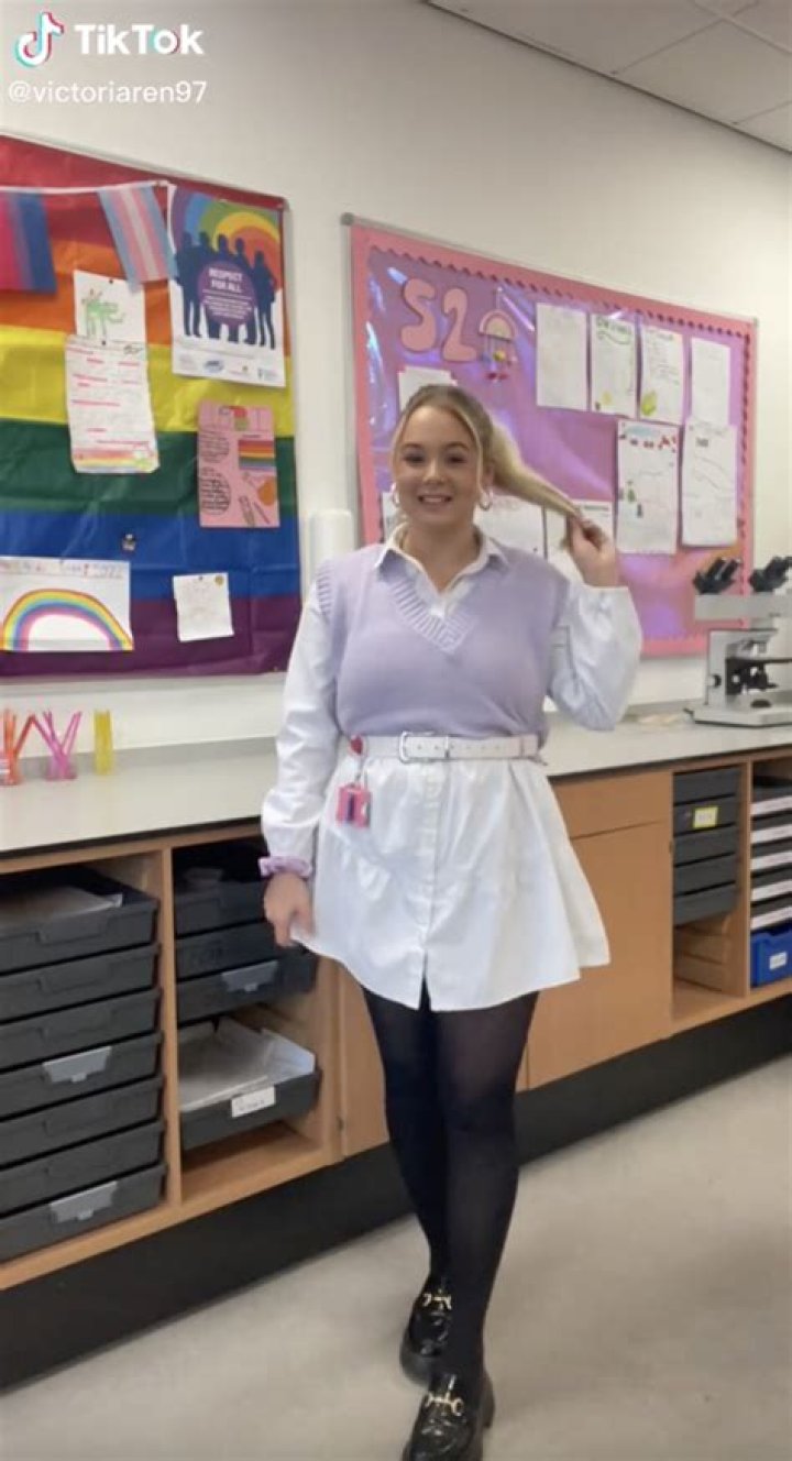 What can teachers not wear?